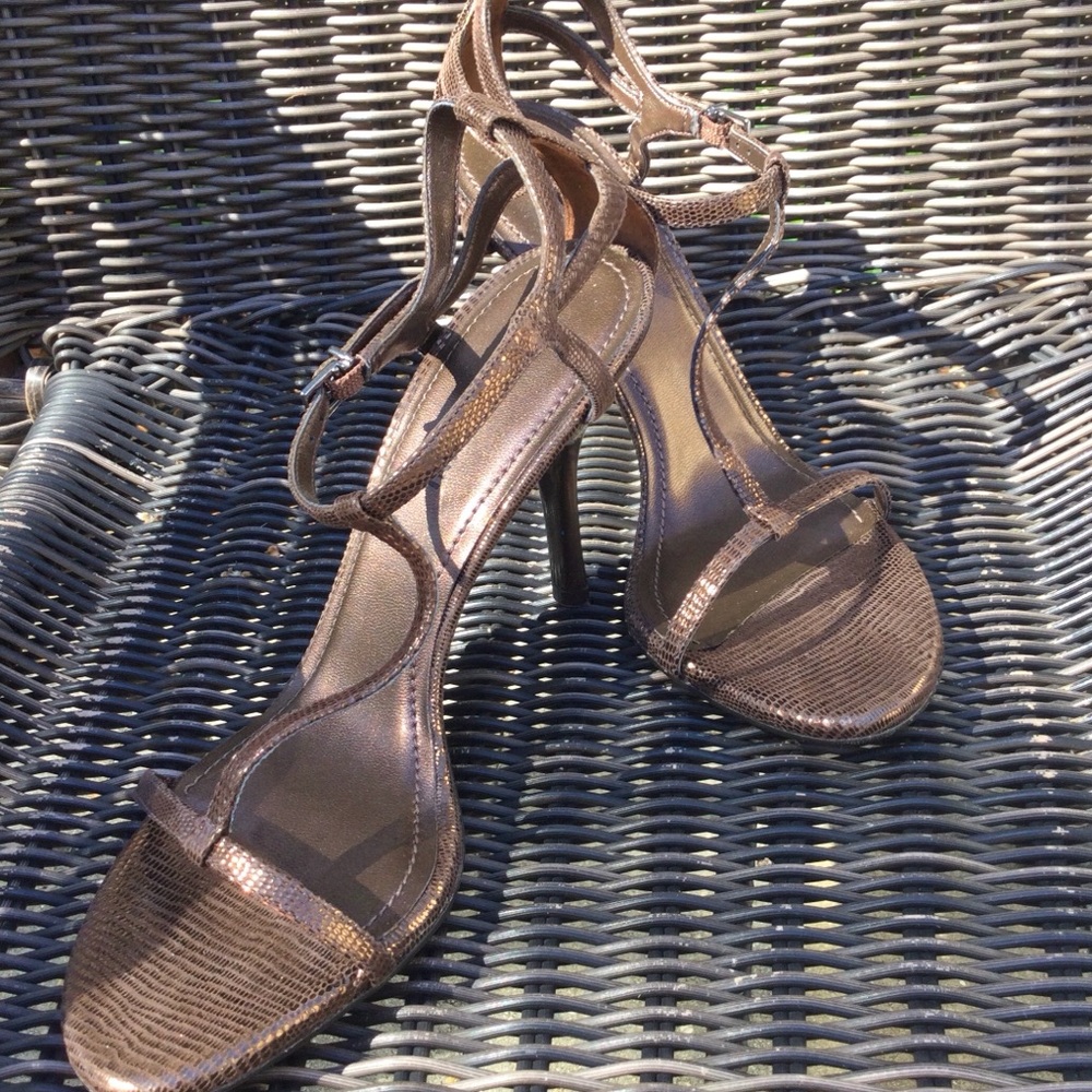 NEW Gianni Bini glam gold sandals